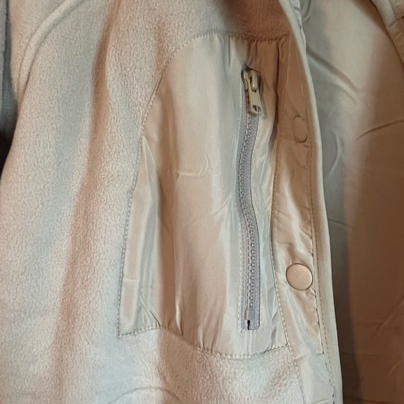 Brand new! Never worn. Fleece jacket. 2XL - Picture 6 of 9